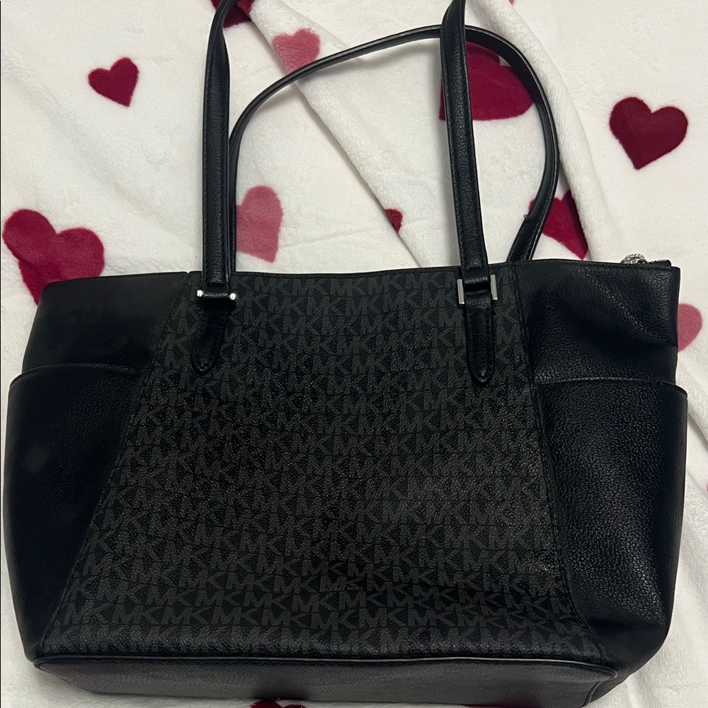Michael Kors Black and Gray Signature Tote - Picture 2 of 4